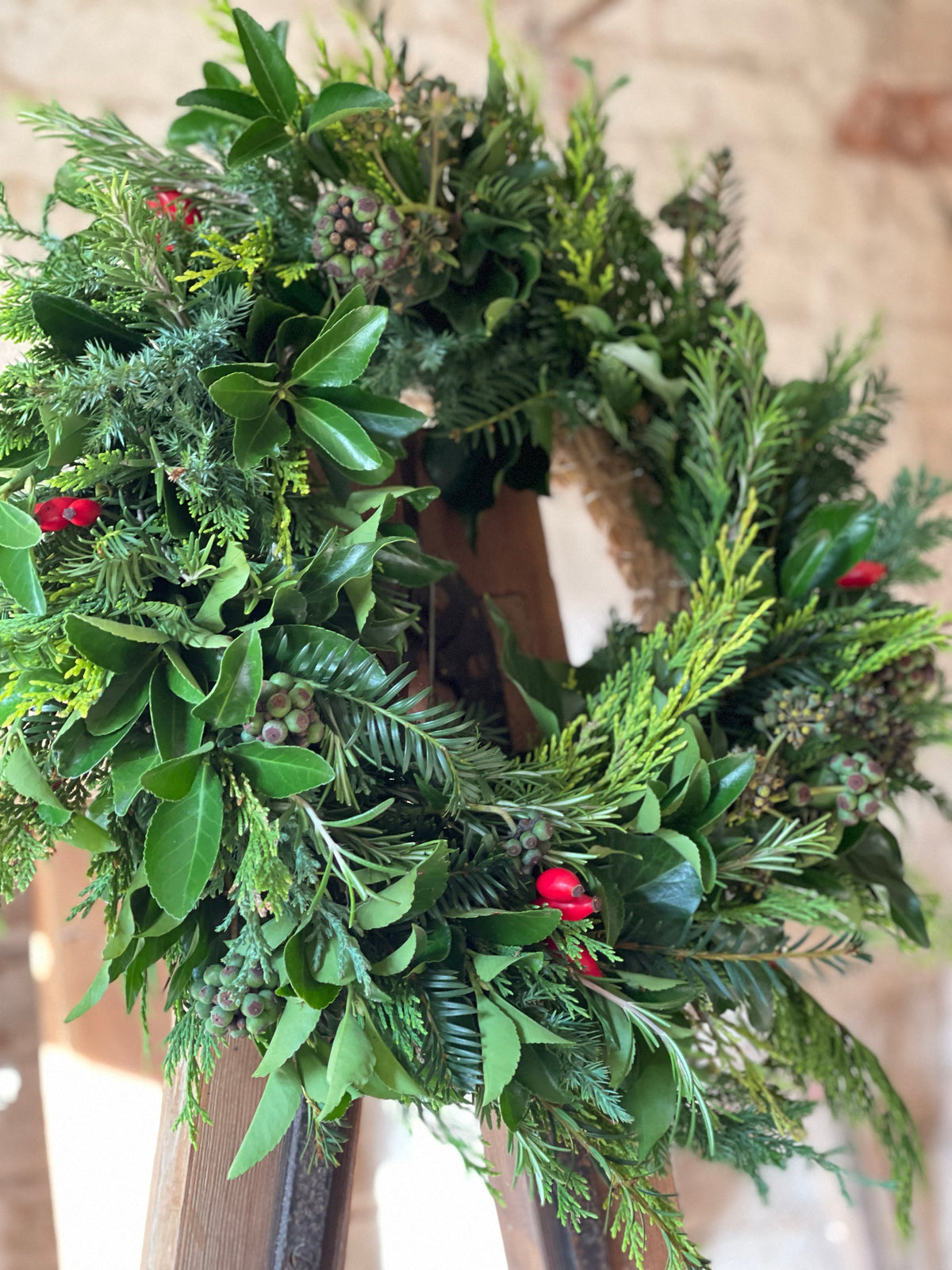 Small Christmas Wreath - Juniper & Rosehip